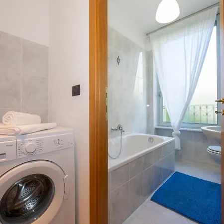 Savoia Dalila 0-10 Appartement *