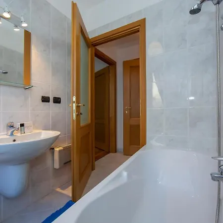Savoia Dalila 0-10 Appartement San Remo